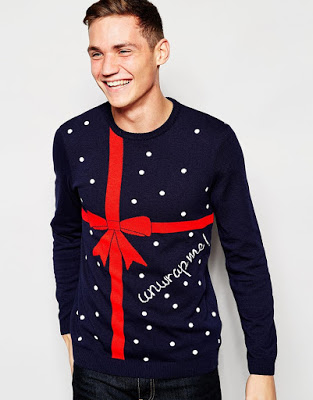 http://www.asos.fr/ASOS-Pull-de-No%C3%ABl-%C3%A0-inscription-Unwrap-Me/183vjd/?iid=5607698&cid=14622&sh=0&pge=0&pgesize=-1&sort=-1&clr=Blue&totalstyles=104&gridsize=3&mporgp=L0FTT1MvQVNPUy1DaHJpc3RtYXMtSnVtcGVyLXdpdGgtVW53cmFwLU1lLURlc2lnbi9Qcm9kLw..